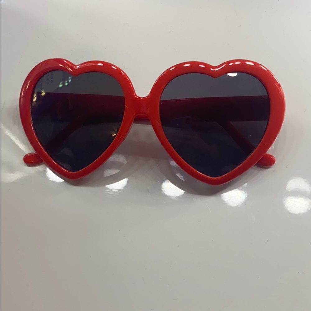 BRAND NEW VERY CUTE HEARTGARD SUNGLASSES
